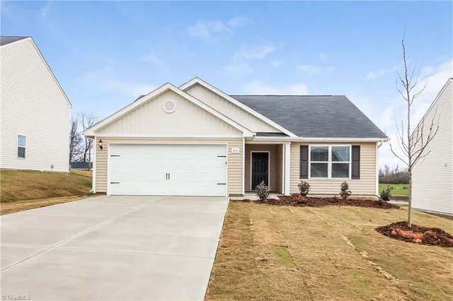 $1,725 | 311 Armistead Court, Burlington, NC 27217