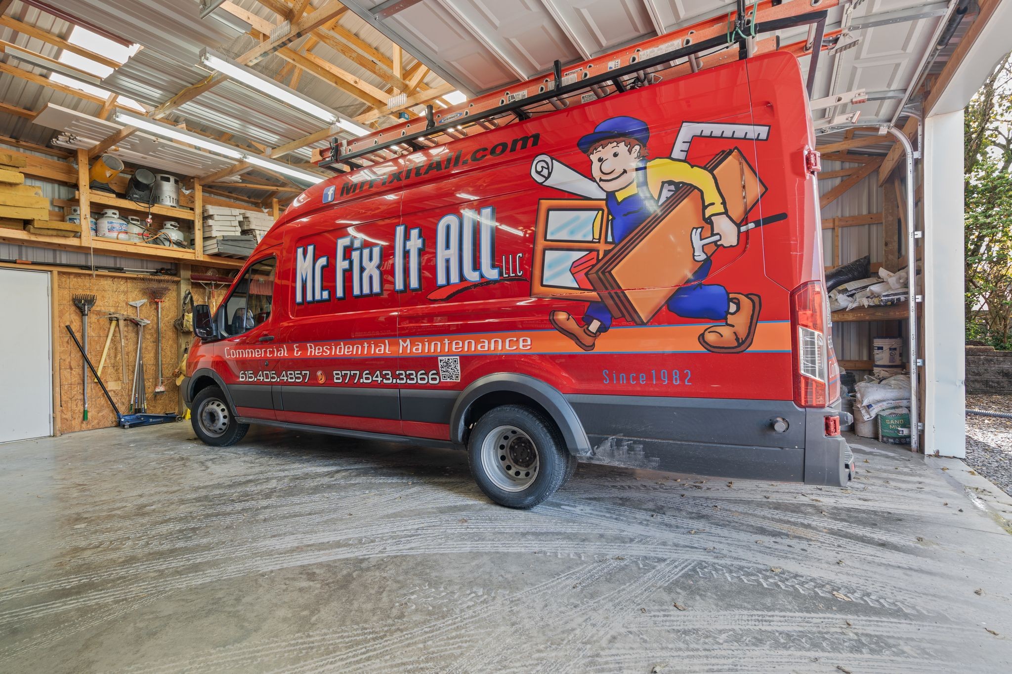 201 Graves Road Goodlettsville, TN 37072 - Photo 38 of 70 a blue car parked in front of a building