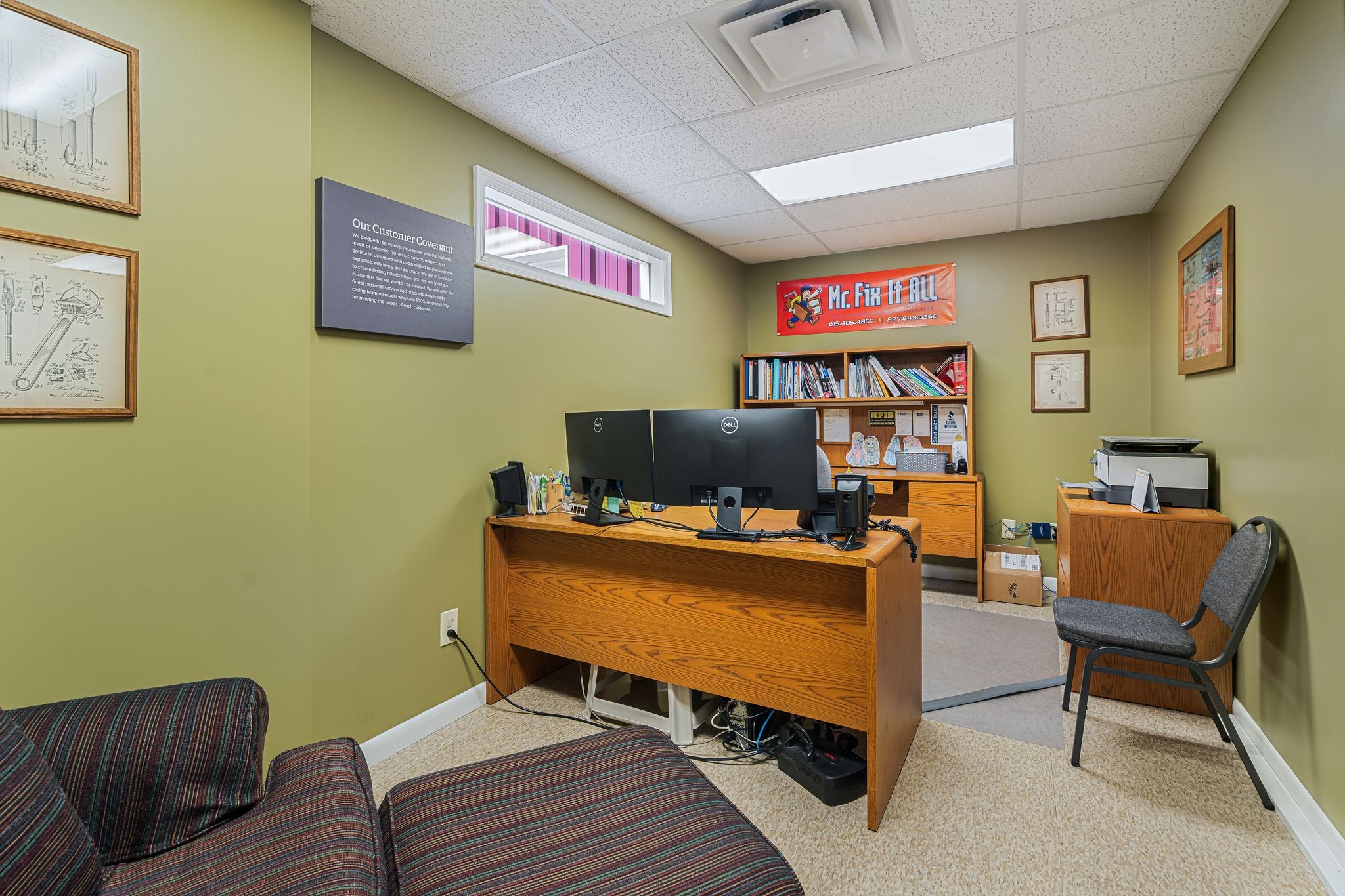 201 Graves Road Goodlettsville, TN 37072 - Photo 52 of 70 a work room with furniture and a flat screen tv