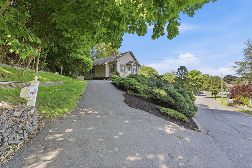 114 Field Street West Springfield, MA 01089 - Photo 28 of 41