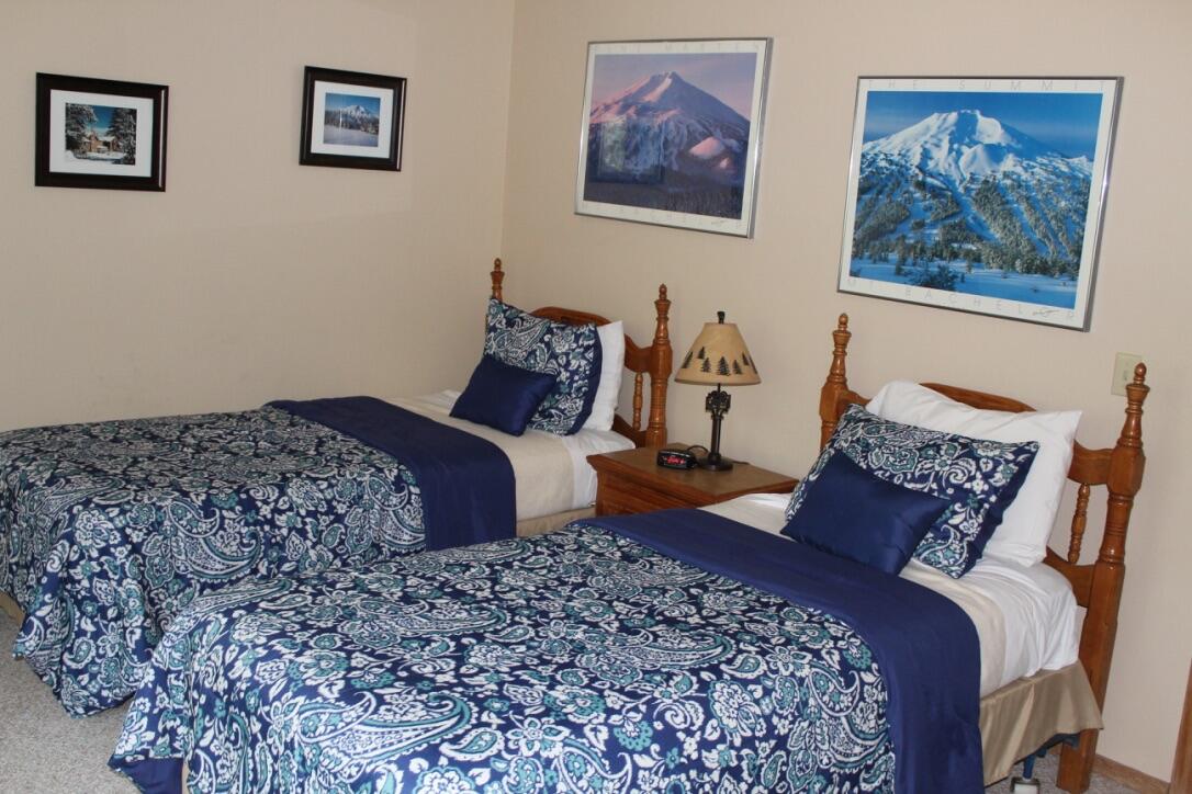 57374 Beaver Ridge Loop, Unit 32D1 Sunriver, OR 97707 - Photo 14 of 24 14-Ridge 32-g-bdrm