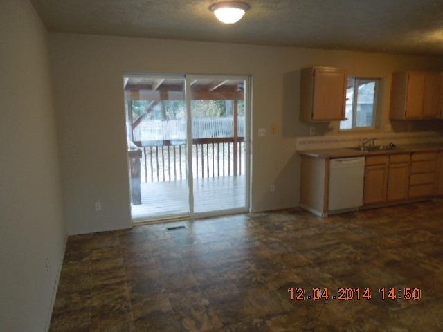 1221 South University Road Spokane, WA 99206 - Photo 4 of 16