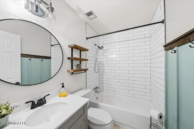 $230,000 | 280 Byhalia Cove, Hernando, MS 38632