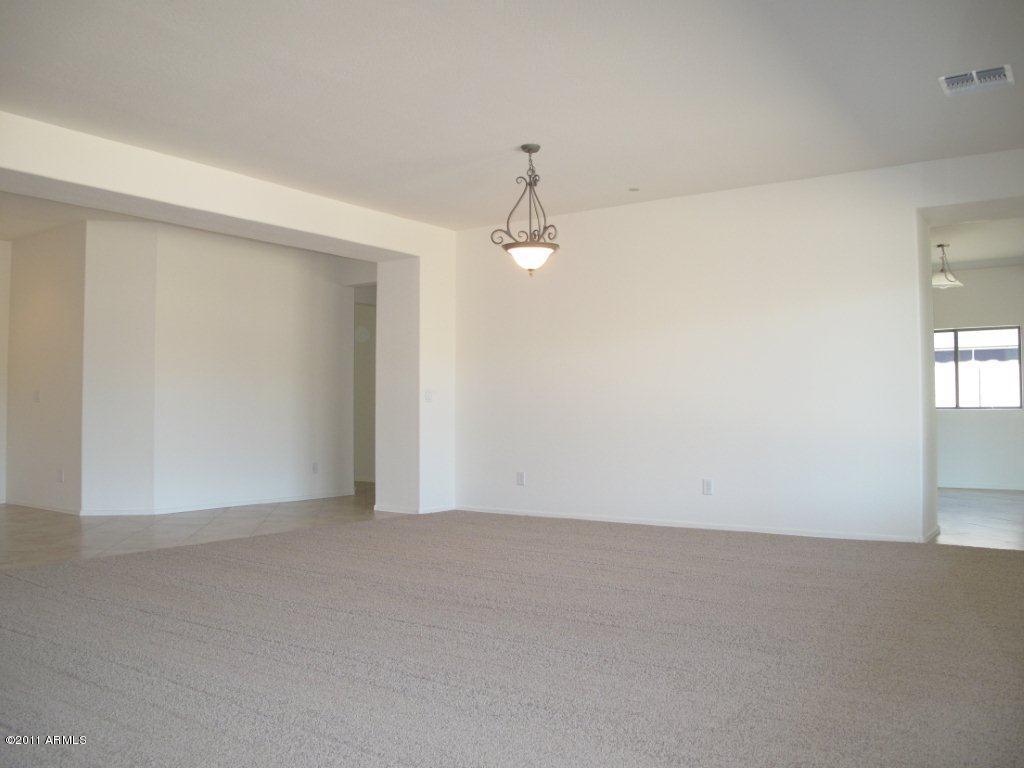 2336 West Corral Road Phoenix, AZ 85041 - Photo 5 of 29 FORMAL DINING ROOM