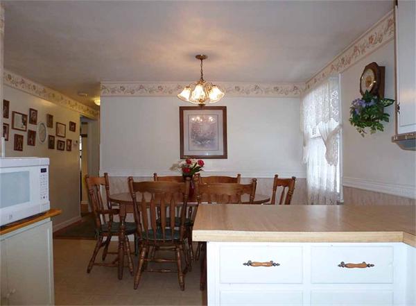 85 Rosewell Street Springfield, MA 01109 - Photo 4 of 15 Gallery Image 4