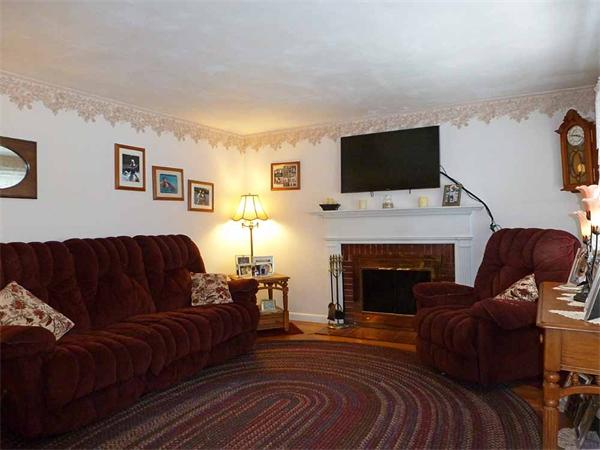 85 Rosewell Street Springfield, MA 01109 - Photo 6 of 15 Gallery Image 6