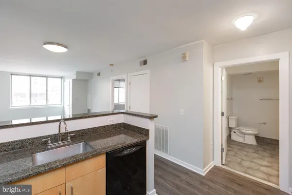 $2,200 | 1000 New Jersey Avenue Southeast, Unit 316, Washington, DC 20003