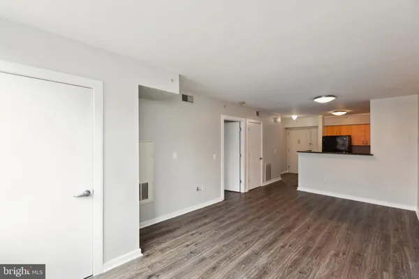 $2,200 | 1000 New Jersey Avenue Southeast, Unit 316, Washington, DC 20003
