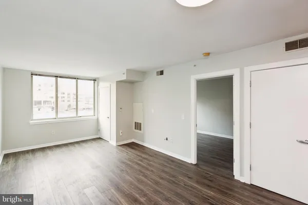 $2,200 | 1000 New Jersey Avenue Southeast, Unit 316, Washington, DC 20003