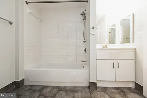 $2,200 | 1000 New Jersey Avenue Southeast, Unit 316, Washington, DC 20003