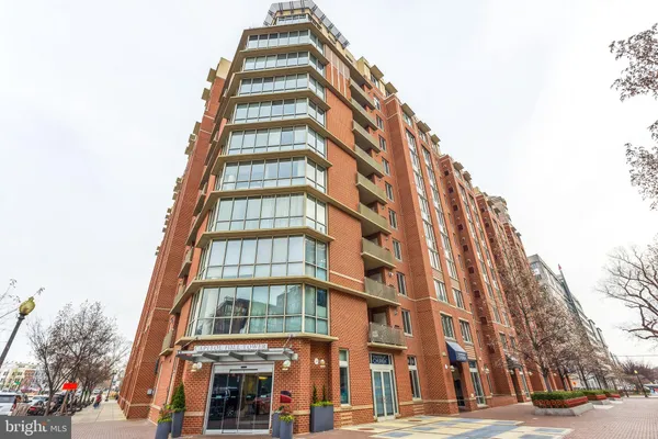 $2,200 | 1000 New Jersey Avenue Southeast, Unit 316, Washington, DC 20003