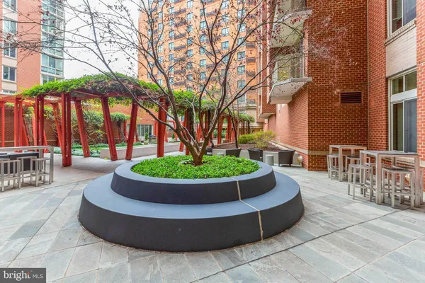 $2,200 | 1000 New Jersey Avenue Southeast, Unit 316, Washington, DC 20003