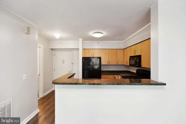 $2,200 | 1000 New Jersey Avenue Southeast, Unit 316, Washington, DC 20003