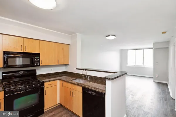 $2,200 | 1000 New Jersey Avenue Southeast, Unit 316, Washington, DC 20003