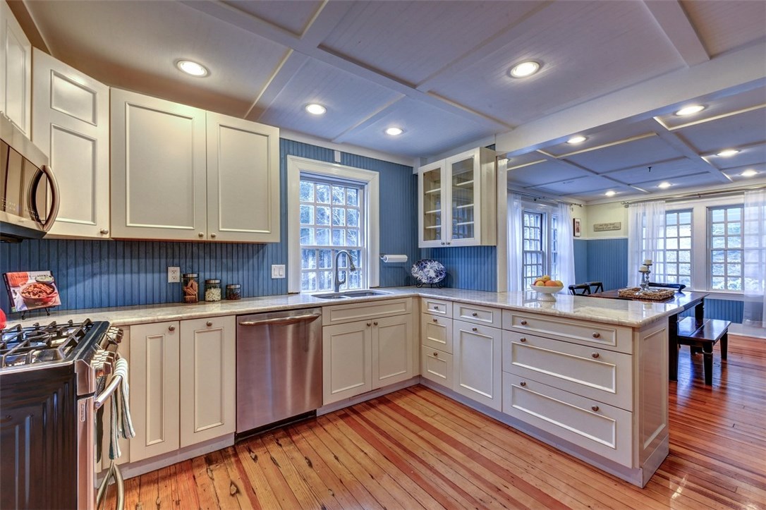 12 Rumstick Road Barrington, RI 02806 - Photo 5 of 31