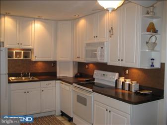24 Middle Road Levittown, PA 19056 - Photo 3 of 6 Kitchen