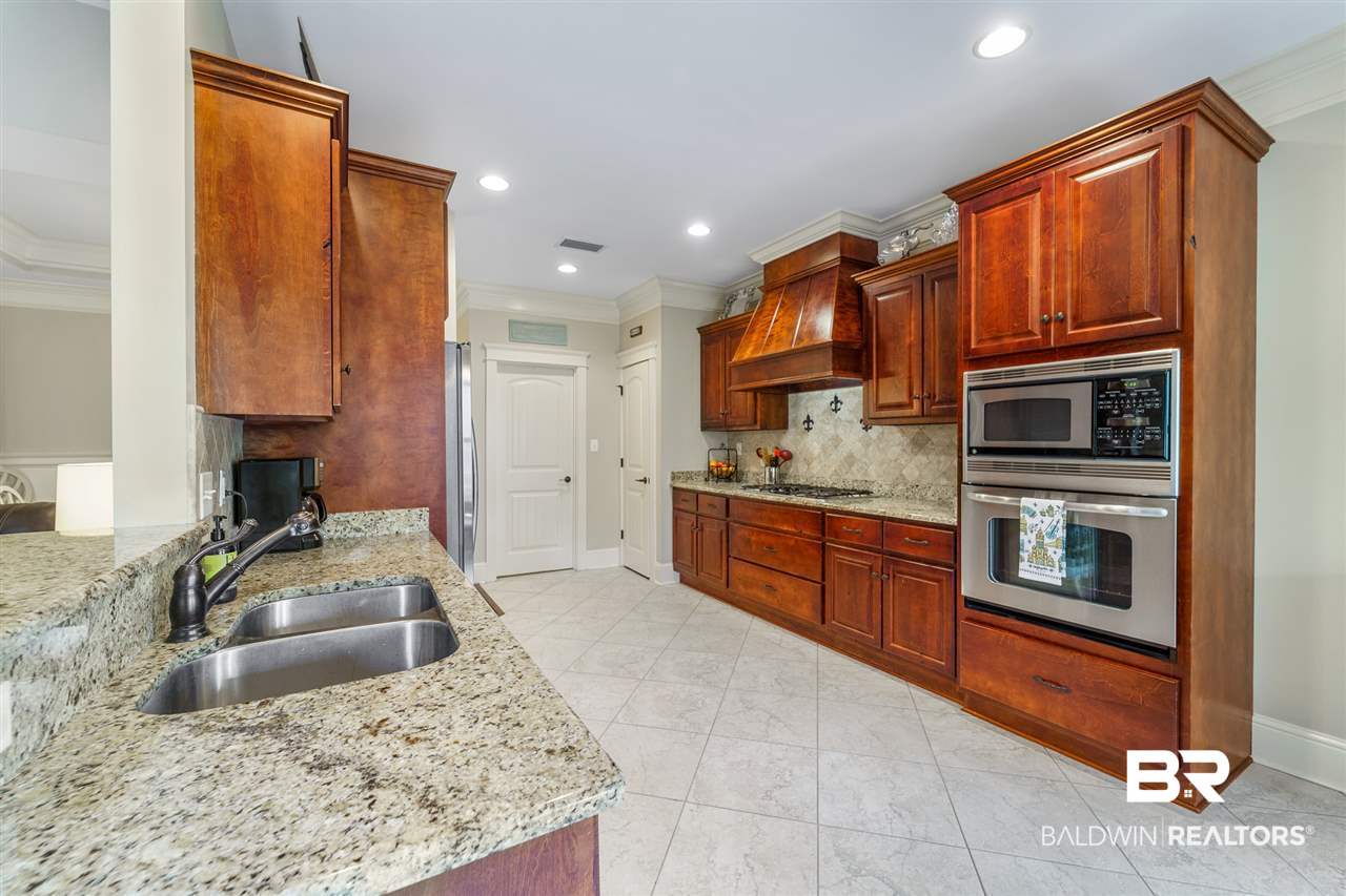 24011 Trowbridge Court Daphne, AL 36526 - Photo 13 of 32 Kitchen