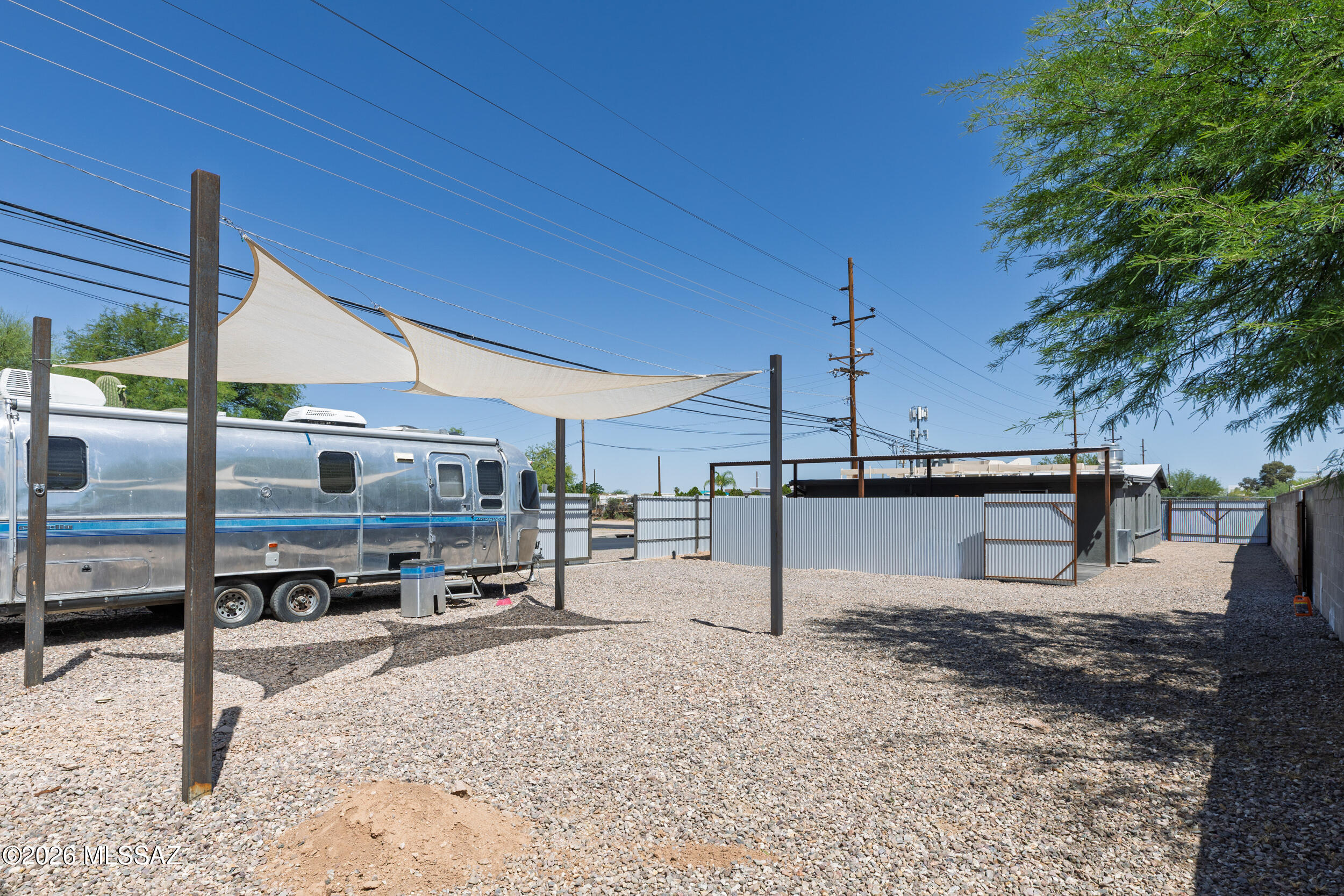 802 East Silverlake Road Tucson, AZ 85713 - Photo 14 of 46