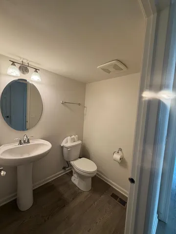 $3,000 | 579 Bobby Ann Court, Roselle, IL 60172