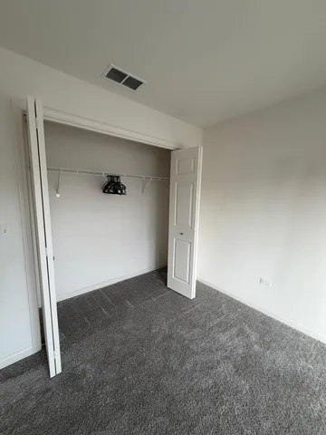 $3,000 | 579 Bobby Ann Court, Roselle, IL 60172