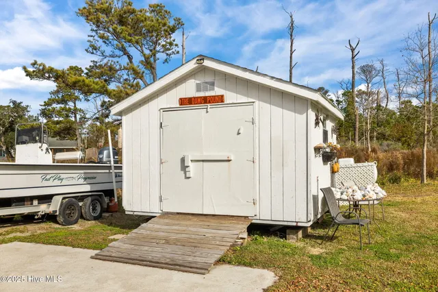 $298,500 | 289 Croaker Street, Davis, NC 28524