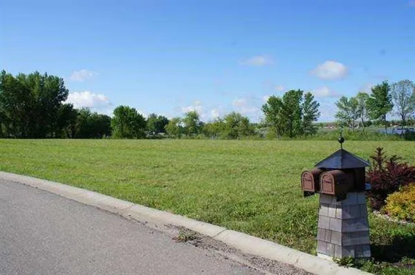 $49,000 | 9 Lighthouse Lane, Slayton, MN 56172