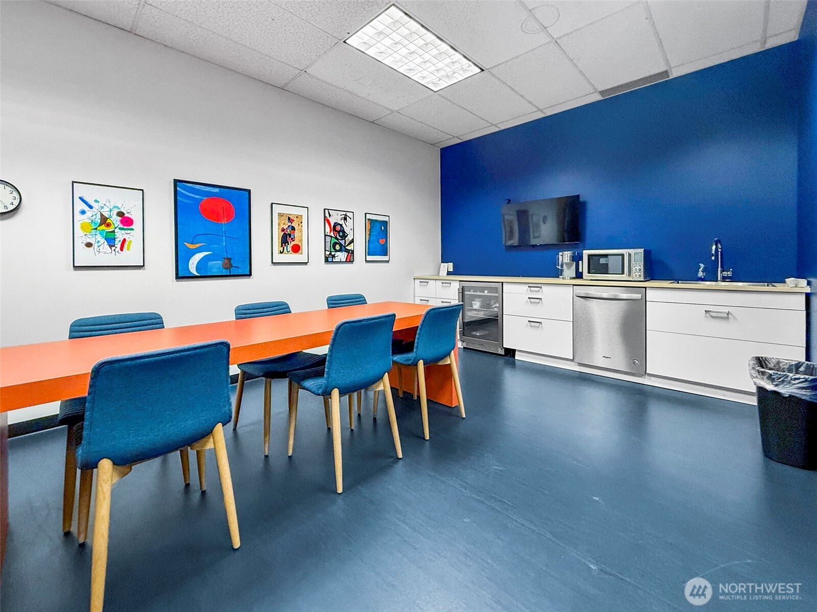 98 Union Street, Unit 610 Seattle, WA 98101 - Photo 29 of 33 a view of kitchen with breakfast area