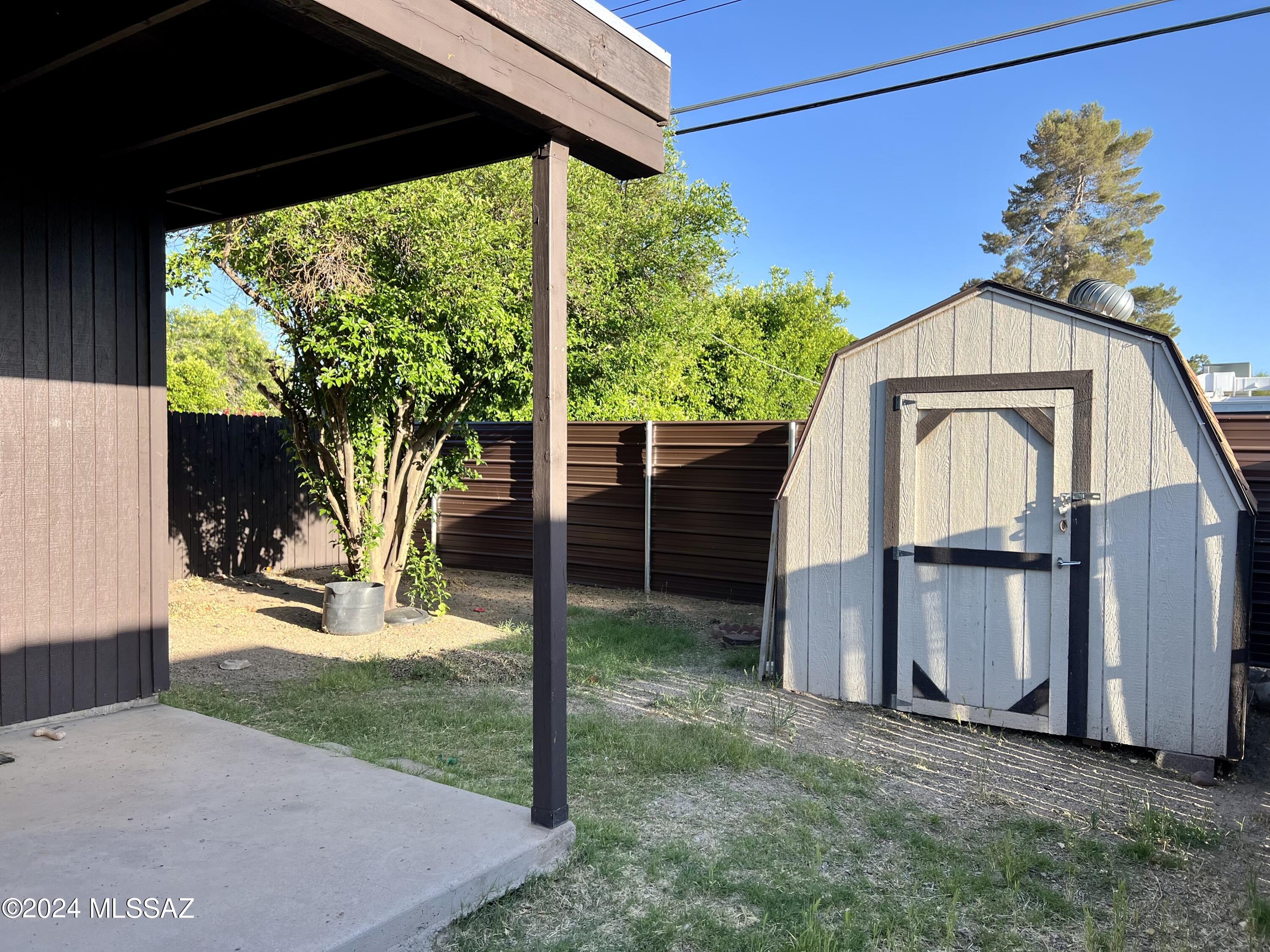 211 West Roger Road, Unit 14 Tucson, AZ 85705 - Photo 13 of 18