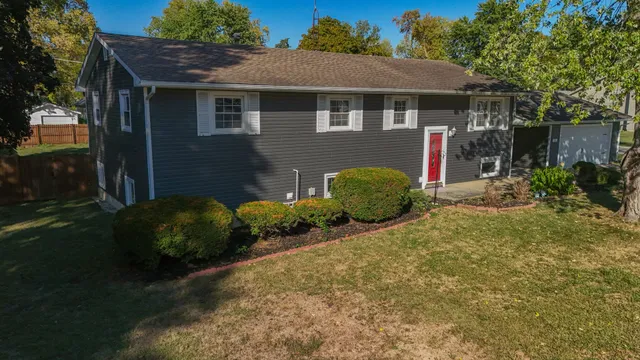 $235,000 | 102 West Douglas Street, St. Joseph, IL 61873