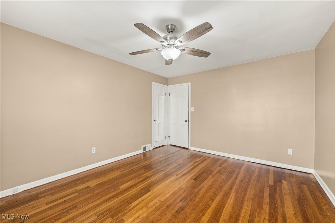 13574 Cedar Road Cleveland, OH 44118 - Photo 14 of 39