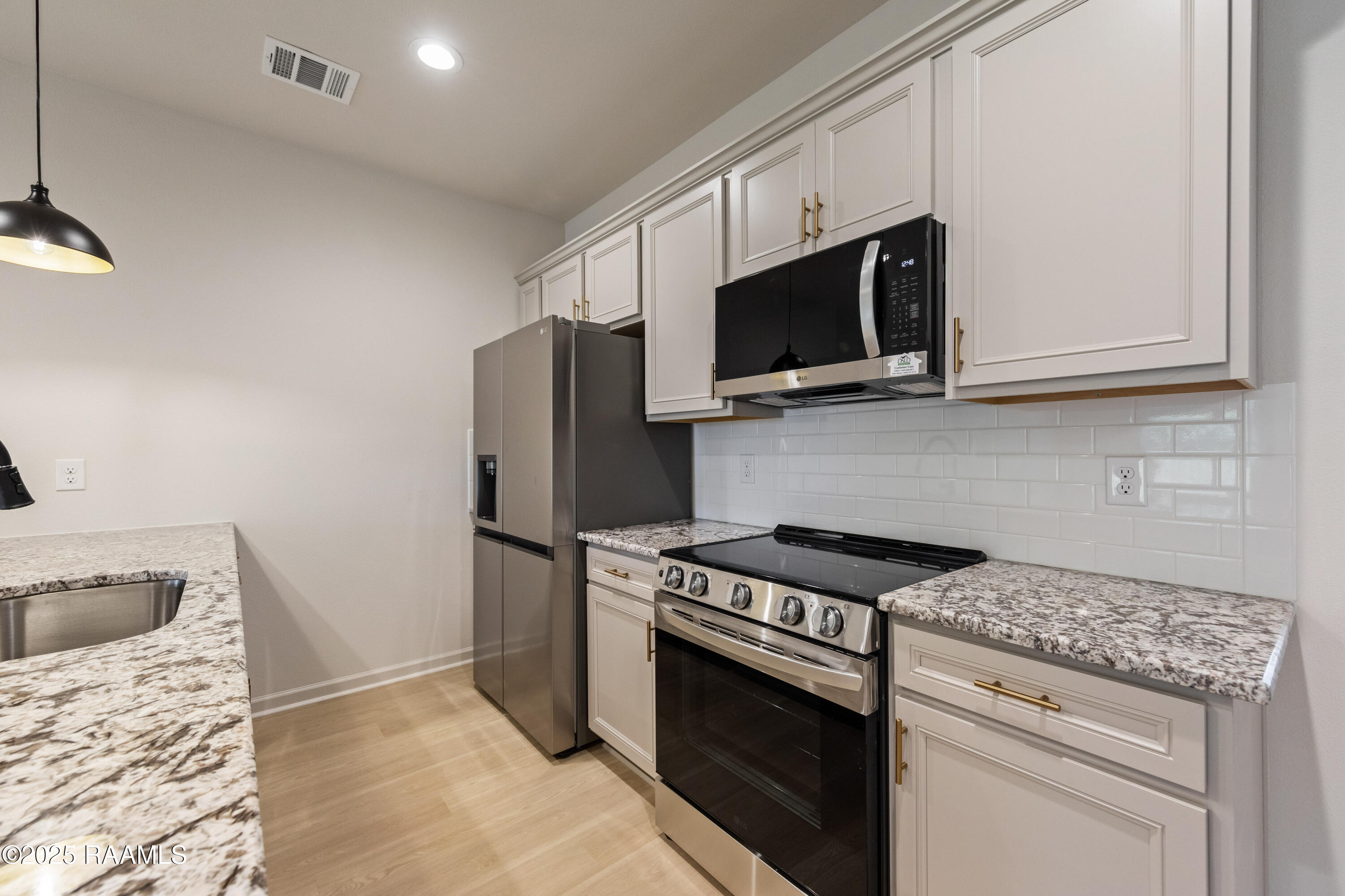 130 Frontier Scott, LA 70583 - Photo 7 of 27 102FosterGrove-19