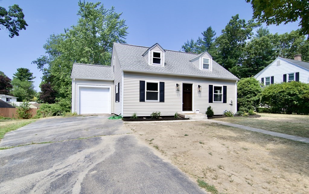 272 Burbank Road Longmeadow, MA 01106 - Photo 2 of 42 Gallery Image 2