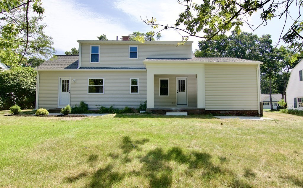 272 Burbank Road Longmeadow, MA 01106 - Photo 3 of 42 Gallery Image 3
