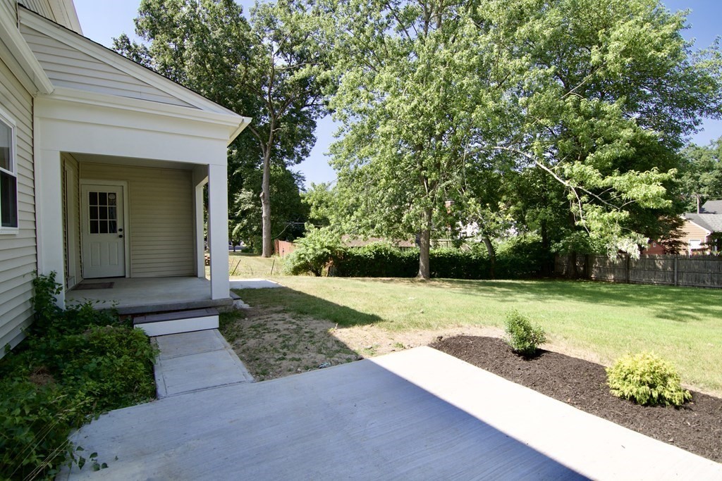 272 Burbank Road Longmeadow, MA 01106 - Photo 5 of 42 Gallery Image 5