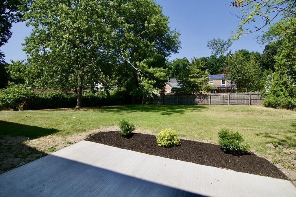272 Burbank Road Longmeadow, MA 01106 - Photo 6 of 42 Gallery Image 6