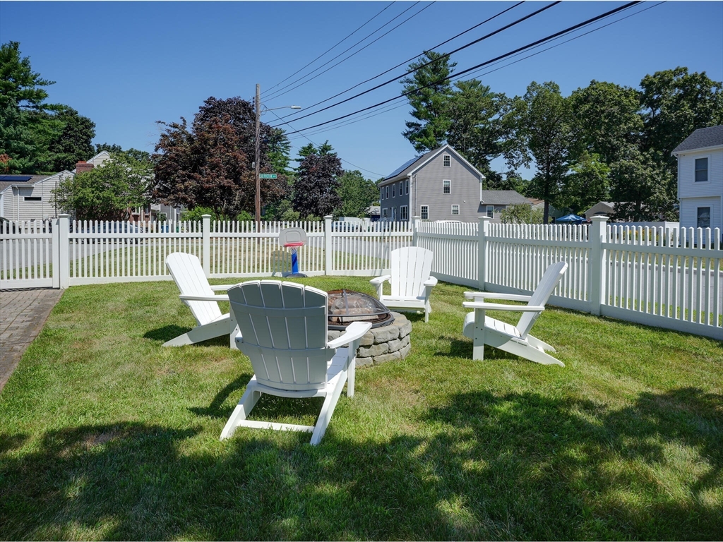 19 Mohawk Road Burlington, MA 01803 - Photo 3 of 42 Gallery Image 3