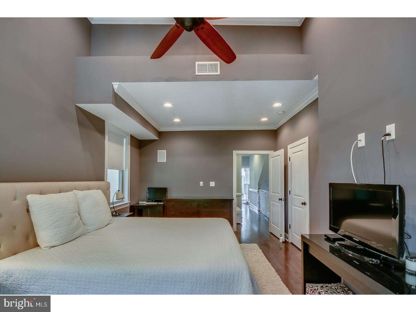 257 Ripka Street Philadelphia, PA 19127 - Photo 16 of 25 Bedroom - Main