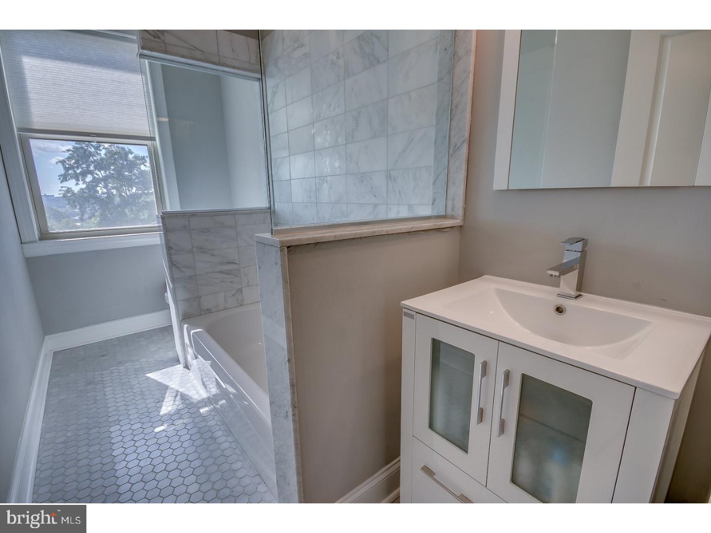 257 Ripka Street Philadelphia, PA 19127 - Photo 20 of 25 Bathroom