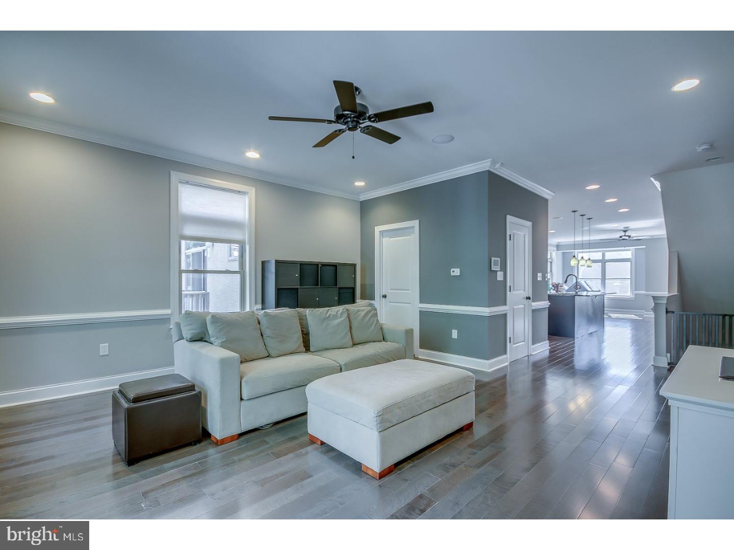 257 Ripka Street Philadelphia, PA 19127 - Photo 6 of 25 Living Room