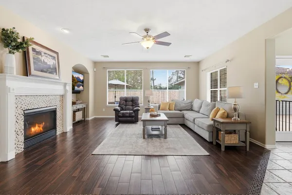 $465,000 | 2515 Woodsboro Drive, Spring, TX 77388