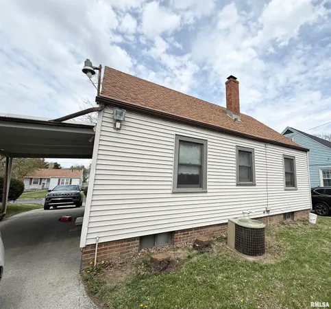 $89,000 | 1002 East Willcox Avenue, Peoria, IL 61603