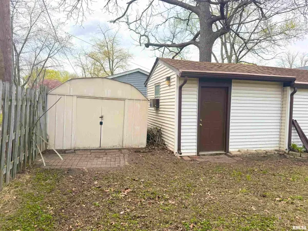 $89,000 | 1002 East Willcox Avenue, Peoria, IL 61603