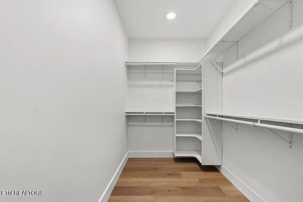 $829,000 | 5906 John Drive, Greenback, TN 37742