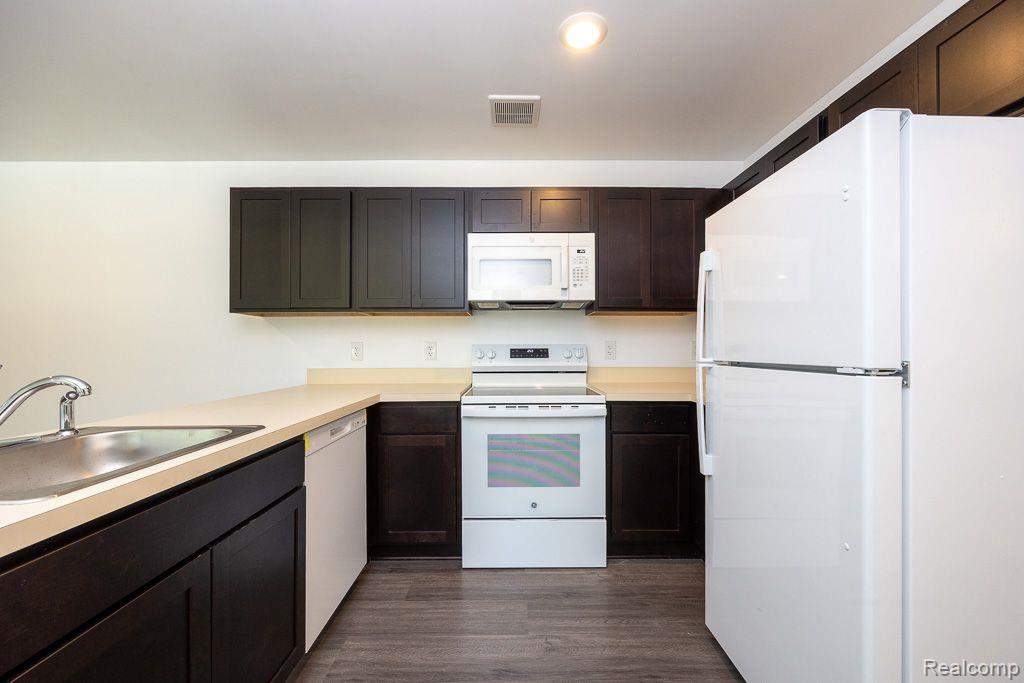 35410 Van Born Road, Unit 305 Wayne, MI 48184 - Photo 13 of 39