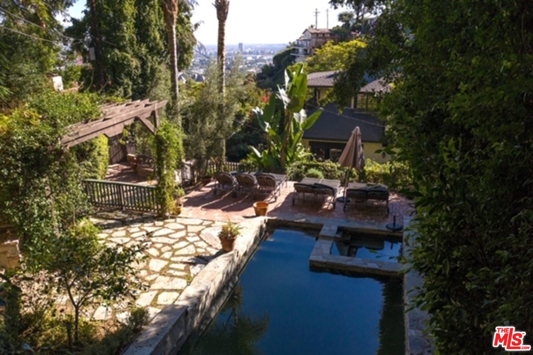 1644 North Crescent Heights Boulevard Los Angeles, CA 90069 - Photo 11 of 15