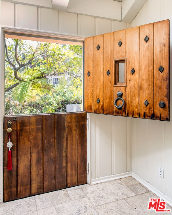 1644 North Crescent Heights Boulevard Los Angeles, CA 90069 - Photo 14 of 15