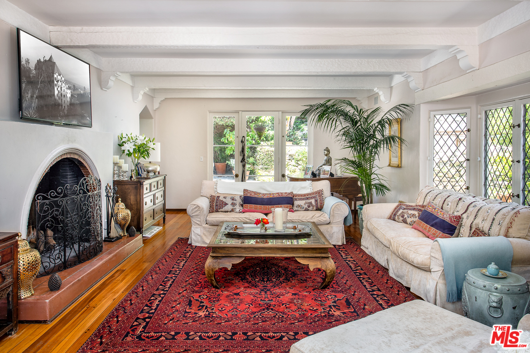 1644 North Crescent Heights Boulevard Los Angeles, CA 90069 - Photo 4 of 15