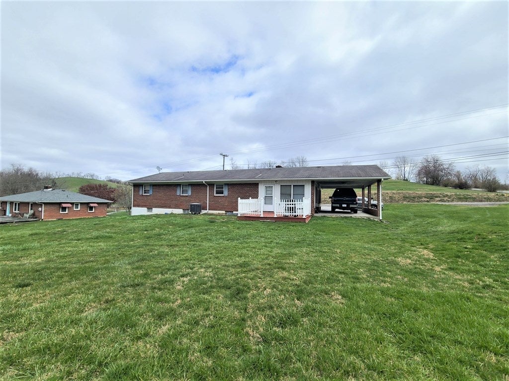 592 Adwolfe Road Marion, VA 24354 - Photo 5 of 25 Gallery Image 5