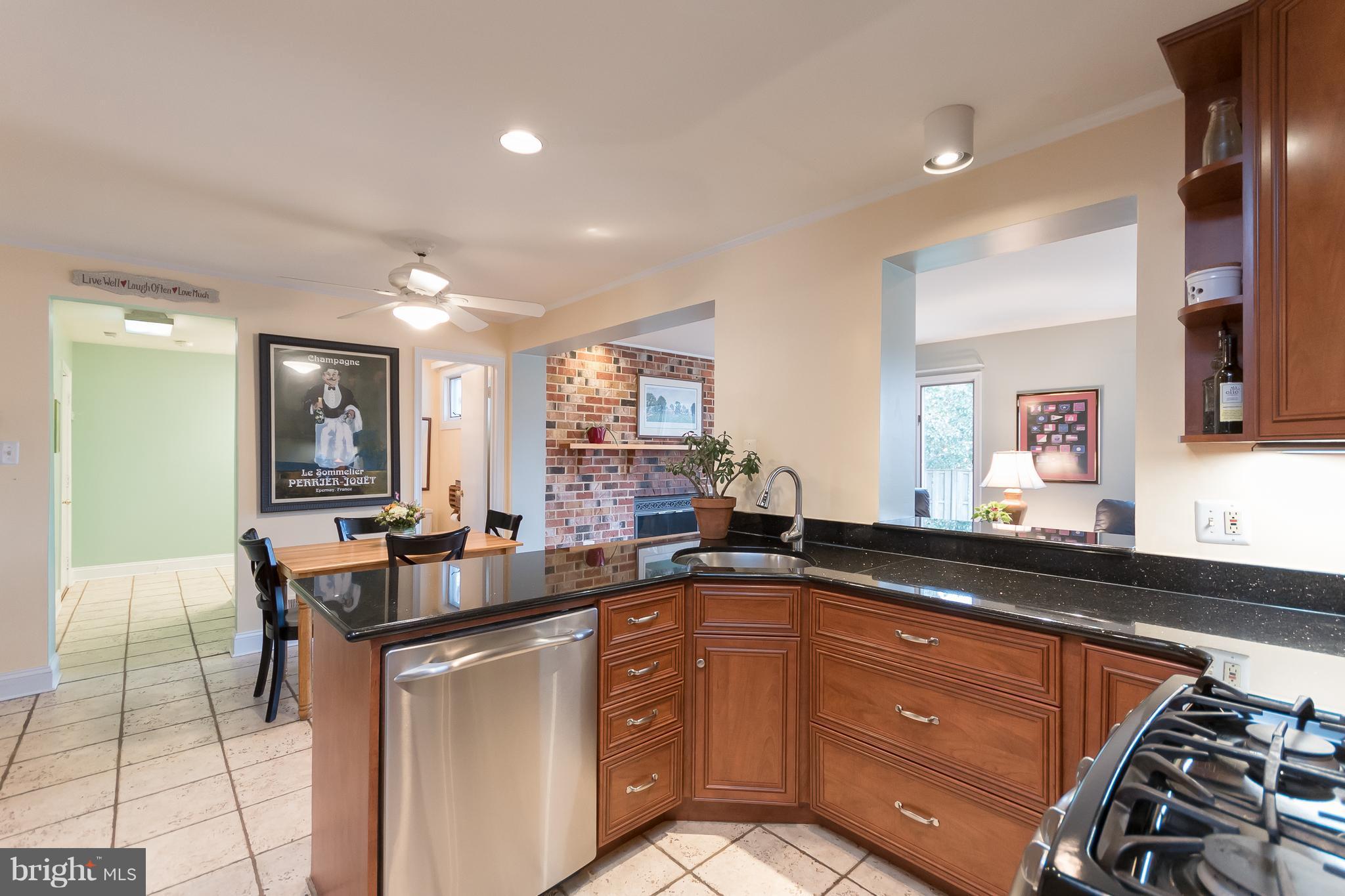 4921 Cove Road Fairfax, VA 22032 - Photo 14 of 30 Kitchen w/Granite Counters & Recessed Lighting