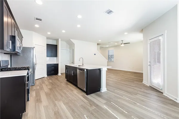 $2,295 | 1848 Bonham Lane, Round Rock, TX 78664
